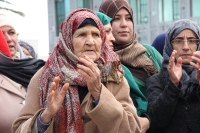 Women (13)